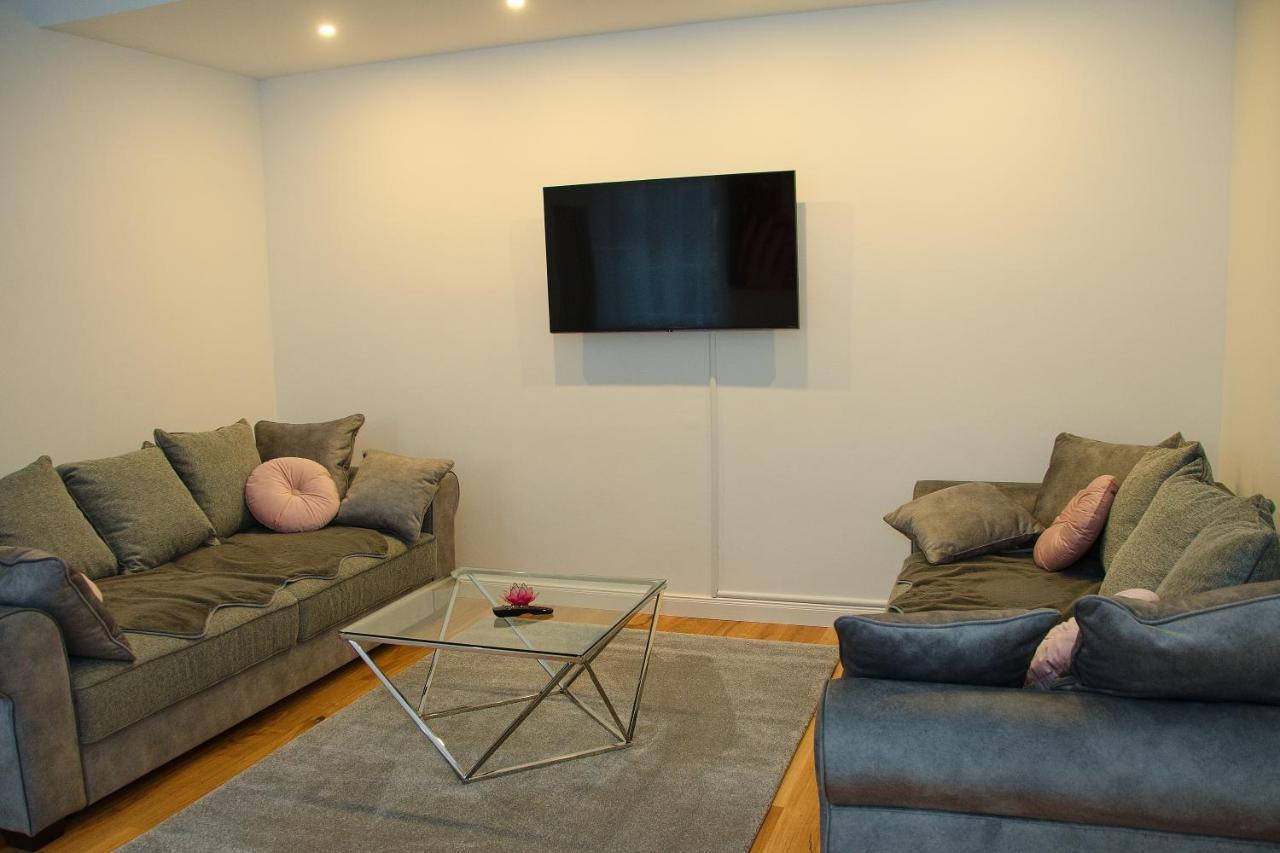 וינה Pink Lotus Apartment מראה חיצוני תמונה