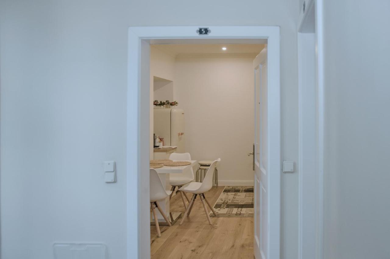 וינה Pink Lotus Apartment מראה חיצוני תמונה