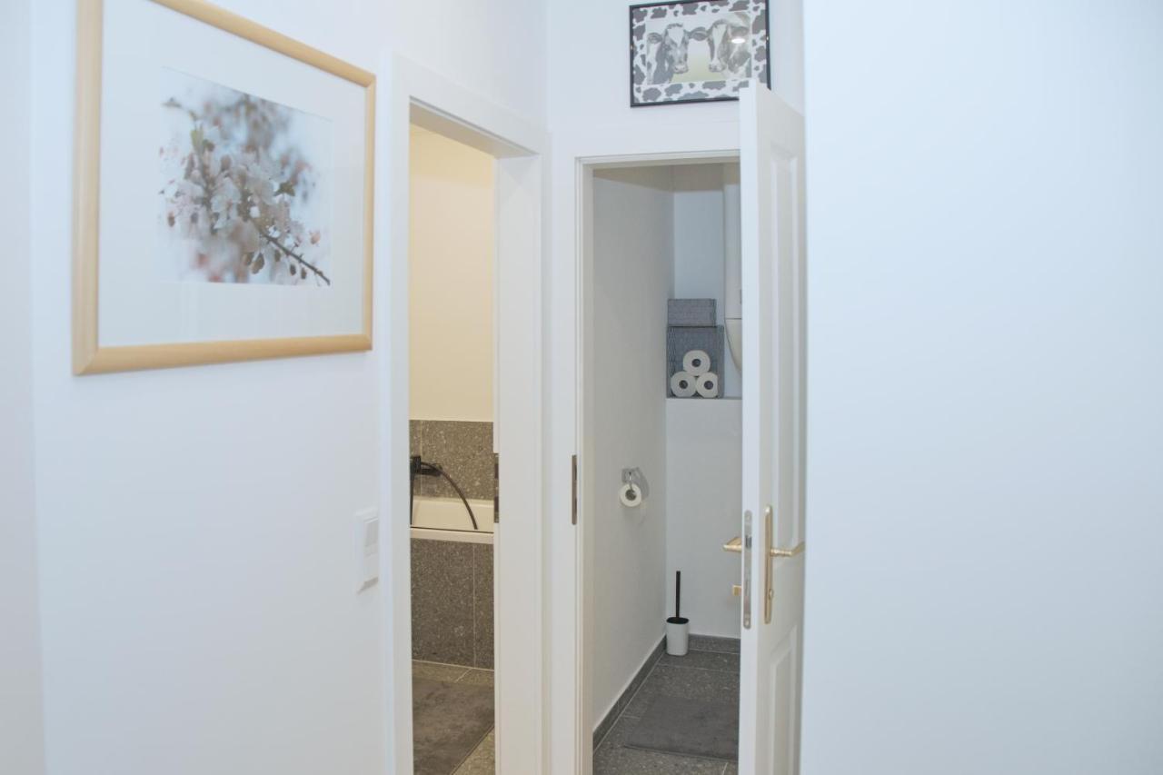 וינה Pink Lotus Apartment מראה חיצוני תמונה