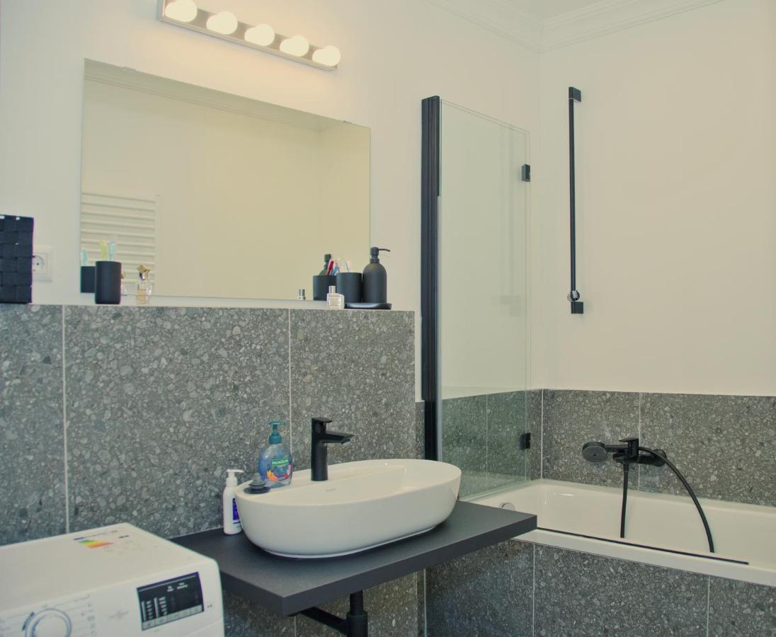 וינה Pink Lotus Apartment מראה חיצוני תמונה
